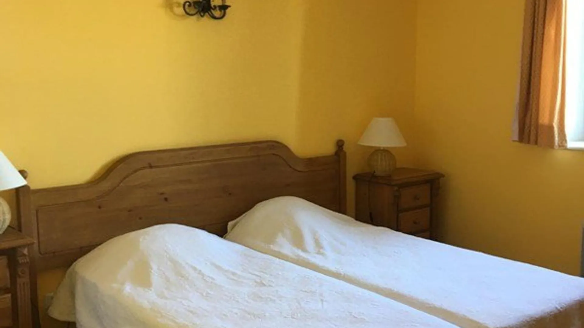 Gite Au Coeur Du Plateau De Valensole Avec Piscine - Fr-1-822-9 Brunet